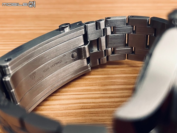 「分享」Omega seamaster 300 diver -白面鋼帶