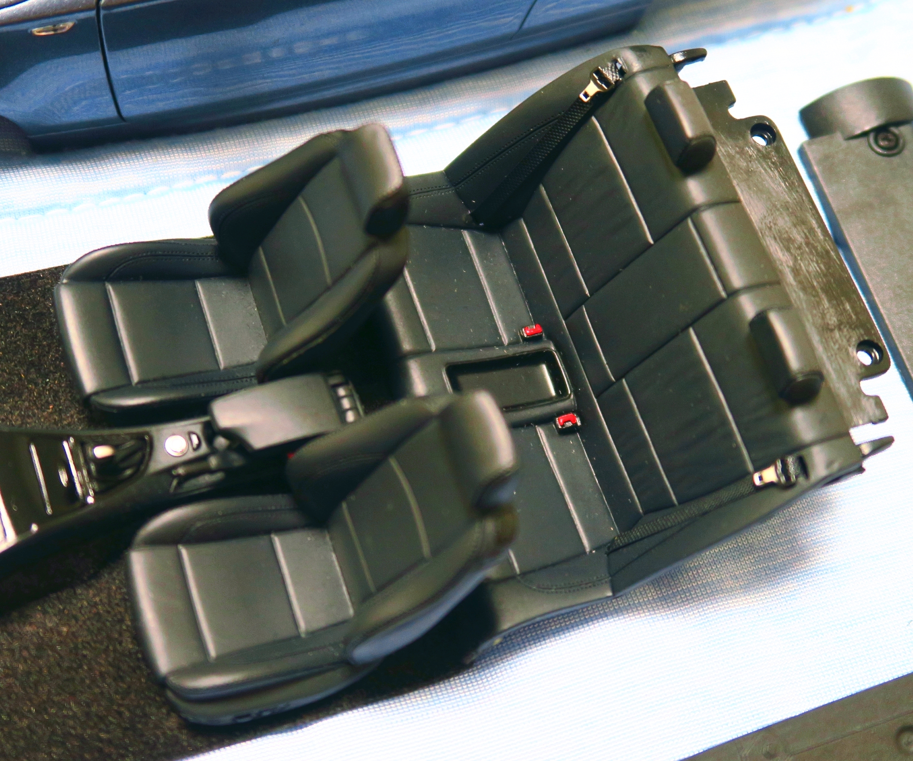 點我看大圖 汽車模型分享 1/18 KYOSHO BMW E82 135i COUPE