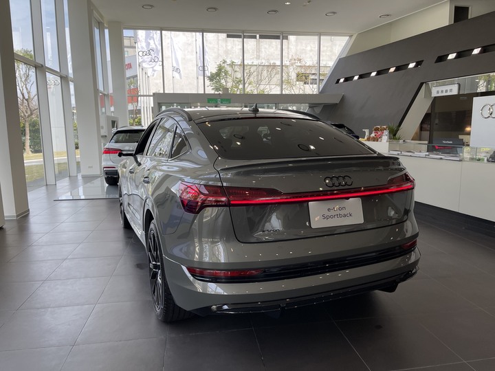 [開箱] e-tron sportback black edition開箱分享