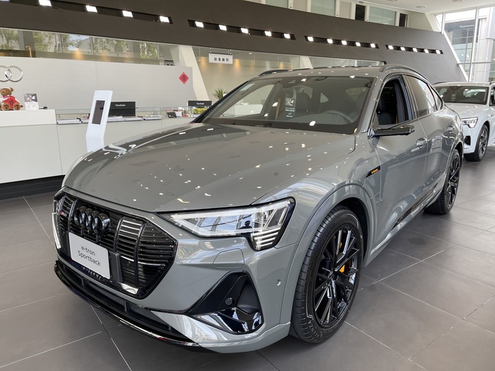 [開箱] e-tron sportback black edition開箱分享