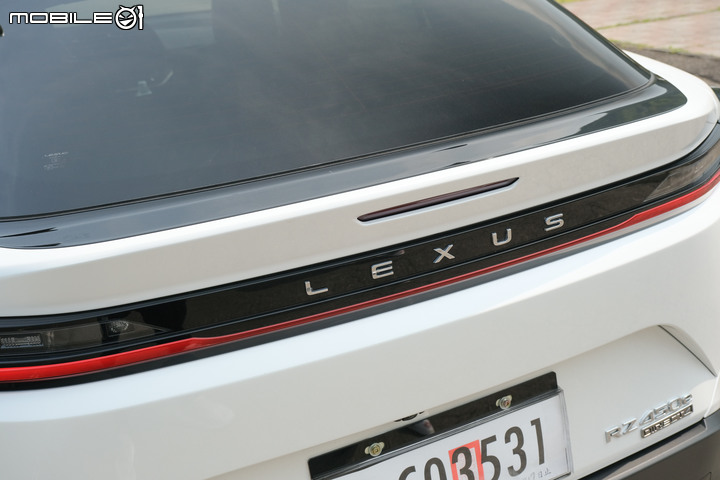 Lexus RZ450e 試駕|豪華電動休旅之表率!