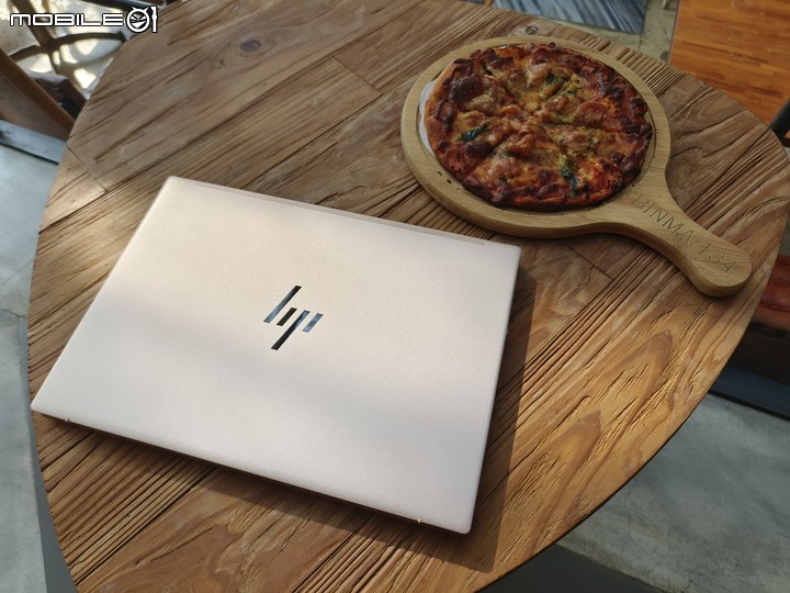 [開箱] HP Pavilion Aero 13 輕薄體驗，輕巧續航好選擇