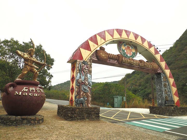 琉球國民五十四名墓、明治七年討蕃軍本營地紀念碑、石門古戰場、牡丹社事件紀念公園、西鄉都督遺績記念碑與忠魂碑、高士神社、港仔大沙漠｜八瑤灣 — 【1874年牡丹社事件】場景 — 恆春半島歷史場景旅程之二