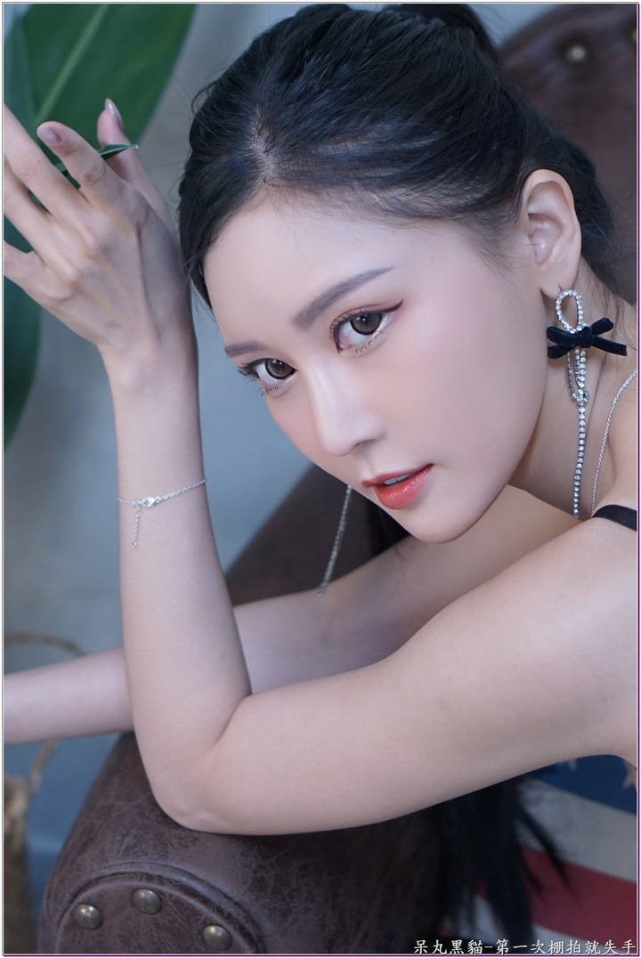 第一次棚拍就失手 ~ 初次才是最美 許玲玲