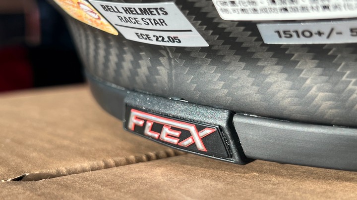 點我看大圖 低調的頂級賽事全罩帽選擇 Bell Race Star Dlx Flex