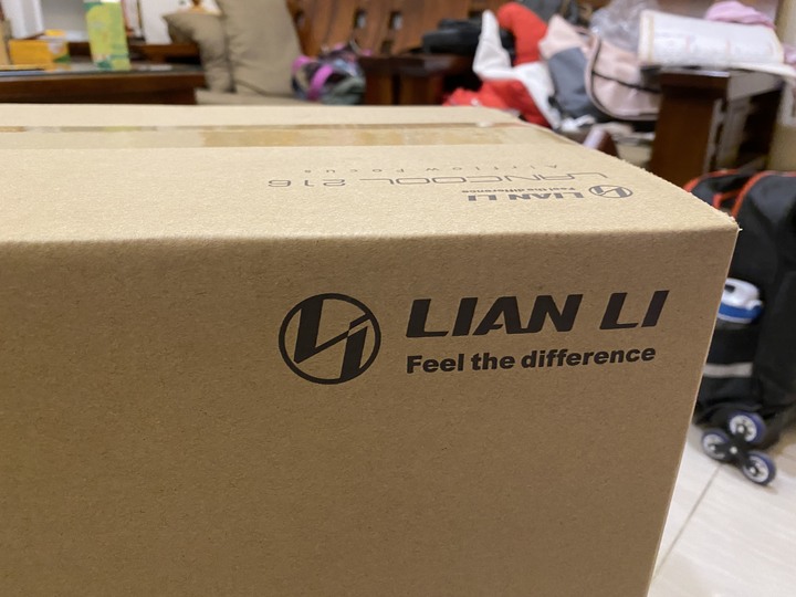 就像樂高一樣,中年男子組電腦組的不是PC,而是情懷