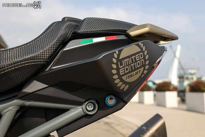 Italjet Dragster 200 ABS 特仕版 試駕｜純粹且硬派的骨感 無需過多的外殼包裝