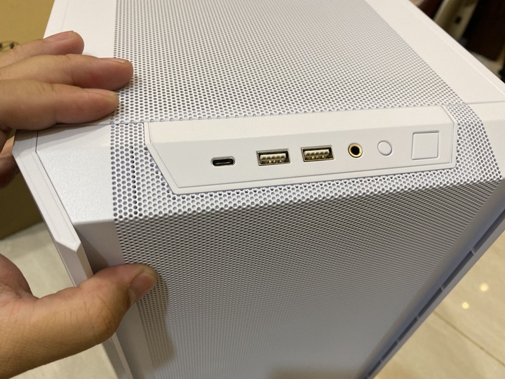 就像樂高一樣,中年男子組電腦組的不是PC,而是情懷