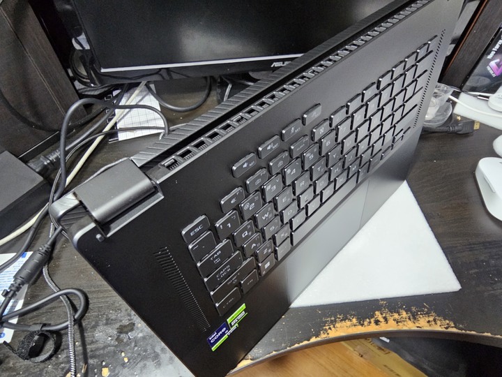 ASUS ROG FLOW X16 2023 GV601VI 4070 翻轉平板 奇怪的姿勢增加了!