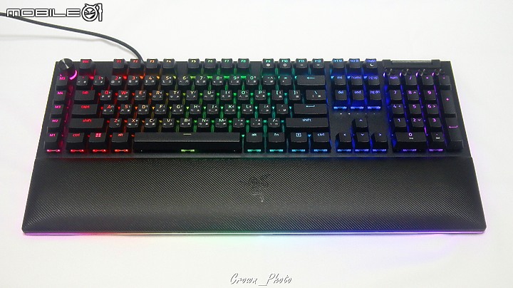 Razer BlackWidow V4 Pro 雷蛇黑寡婦蜘蛛幻彩版 把玩心得