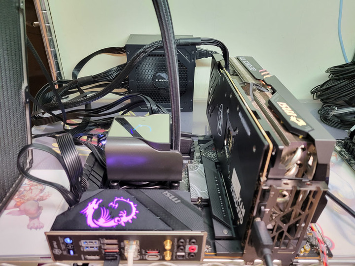 點我看大圖 GIGABYTE技嘉UD1000GM PG5(REV. 2.0) 1000W金牌全模組化電源開箱