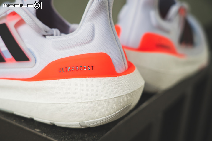 adidas UltraBOOST Light 跑鞋評測報告|邁向下個10年,這塊BOOST變輕了!