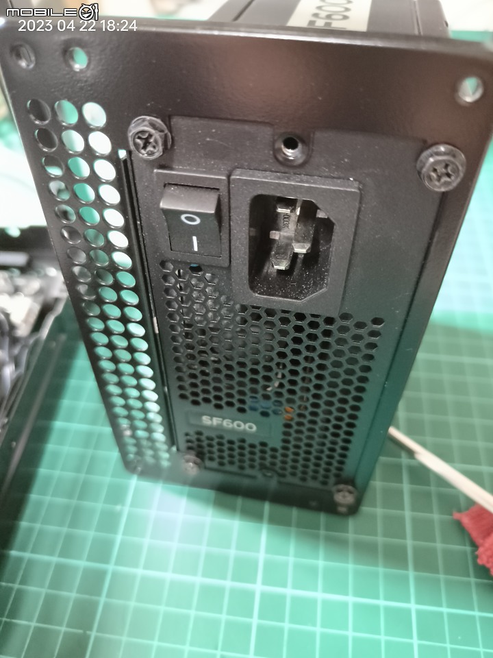 喬思伯JONSBO C6 MATX 機殼 (圖多) 5/7 6樓新增上12公分水冷