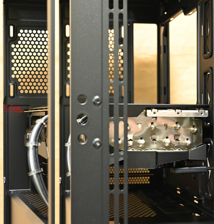 Antec P20CE無透側版機殼開箱