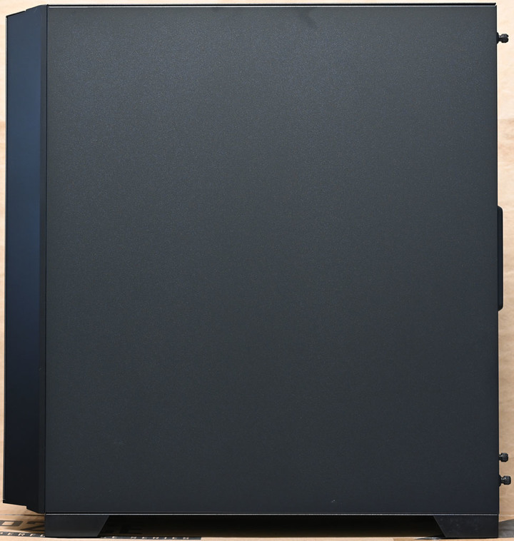 Antec P20CE無透側版機殼開箱
