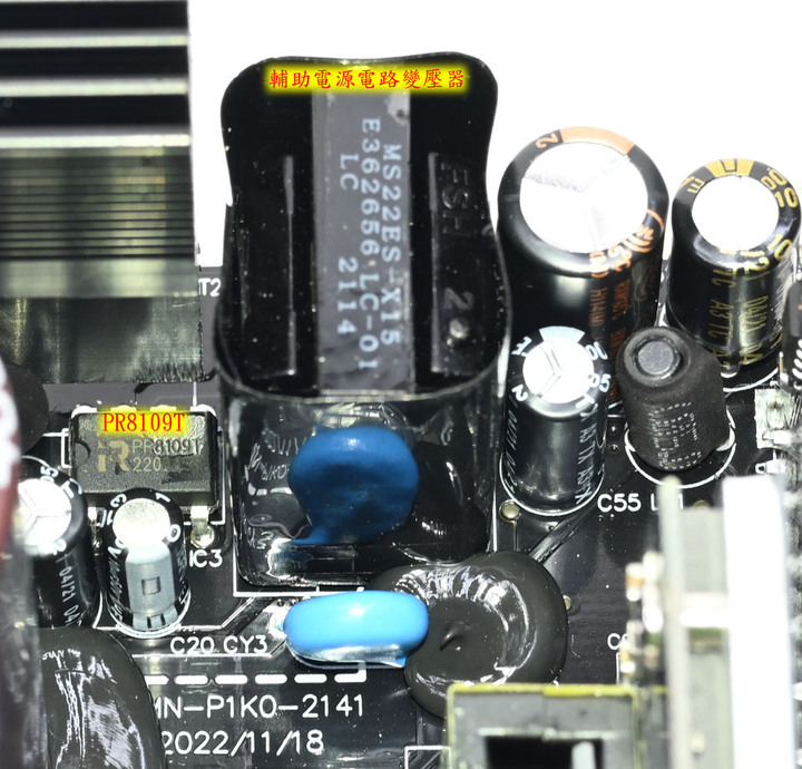 點我看大圖 GIGABYTE技嘉UD1000GM PG5(REV. 2.0) 1000W金牌全模組化電源開箱