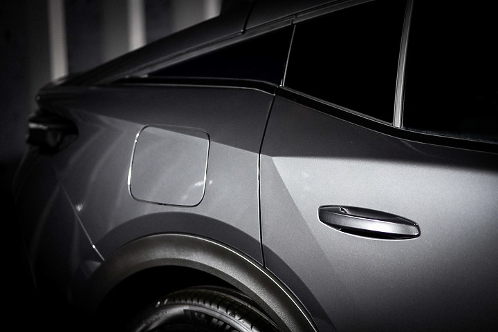 【老機新拍】用2014的D750+85.8G拍2023的跨界新車Peugeot 408會是什麼樣子?