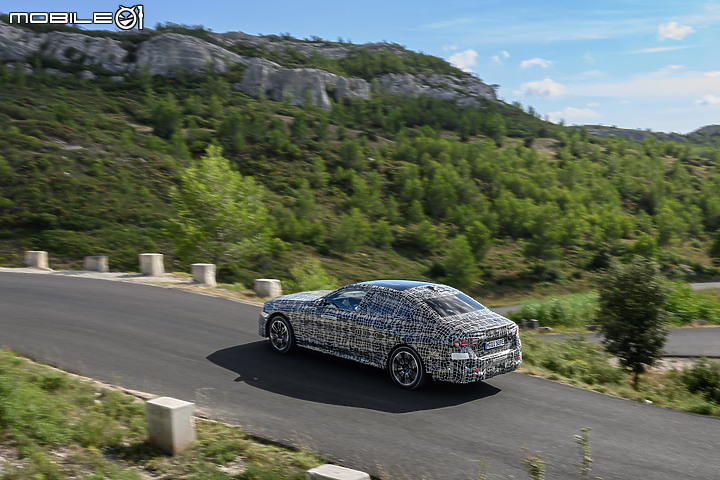 【海外情報】BMW i5 釋出更多資訊,雙動力、最大馬力590hp!