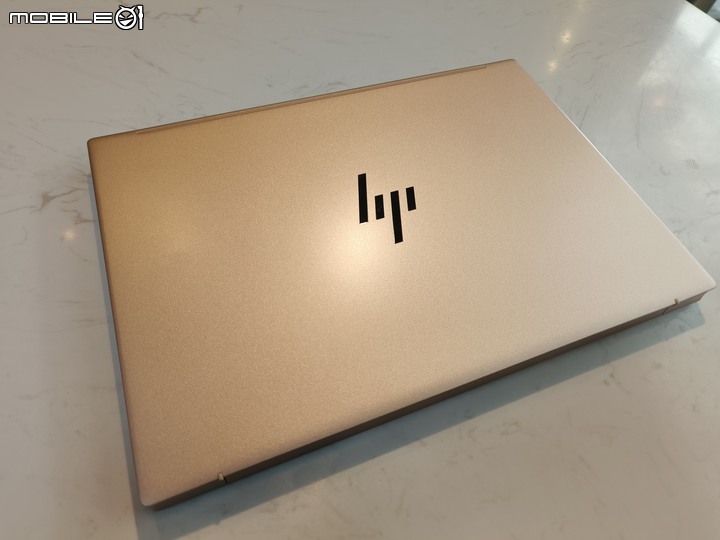 [開箱] HP Pavilion Aero 13 輕薄體驗，輕巧續航好選擇