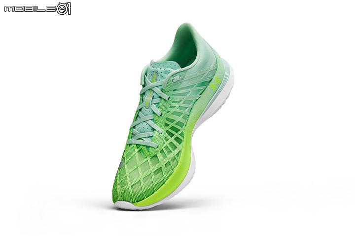 【新訊】UA FLOW VELOCITI ELITE碳板跑鞋問世 「三明治中底」到底是什麼?
