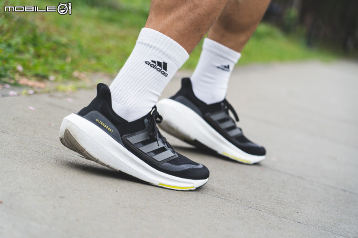 adidas UltraBOOST Light 跑鞋評測報告|邁向下個10年,這塊BOOST變輕了!