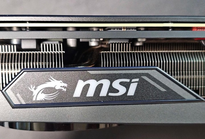 真的香~微星 RTX 4070 Ti Gaming x Trio 開箱