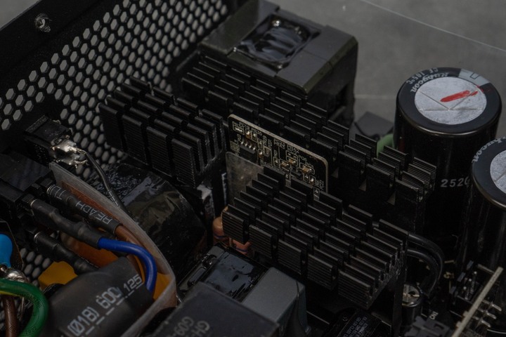 極致靜音 ATX 3.0 Ready!MONTECH TITAN GOLD 1000W 電源供應器開箱