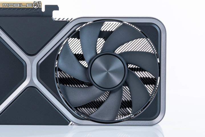 NVIDIA GeForce RTX 4070 FE 創始版顯示卡開箱實測 效能功耗表現均亮眼的新世代主力顯卡