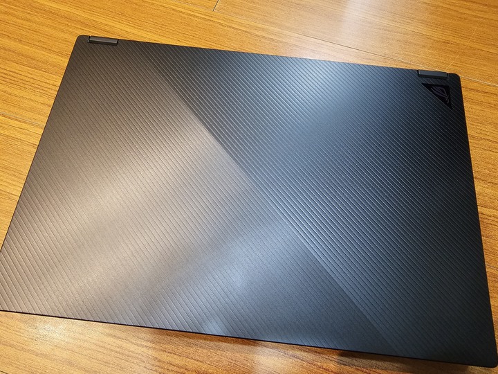 ASUS ROG FLOW X16 2023 GV601VI 4070 翻轉平板 奇怪的姿勢增加了!