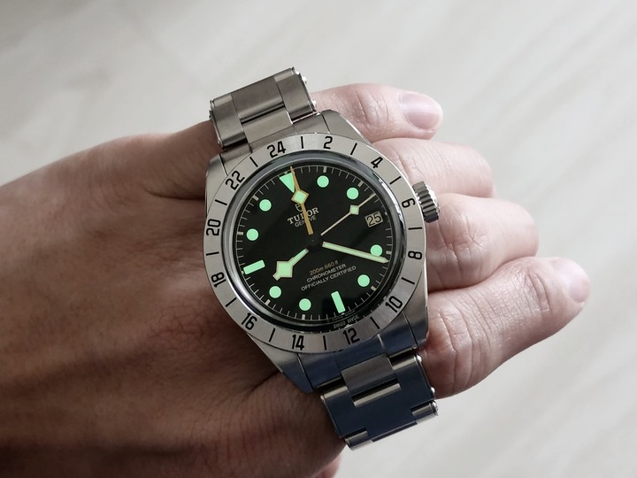 點我看大圖 「初嚐勞力士集團的美好」TUDOR BLACK BAY PRO GMT 帝舵碧灣專業型兩地時區腕錶 (圖多文長)
