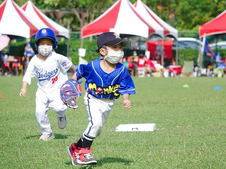 請大家支持幼兒棒球,讓更多孩子愛上棒球,棒球扎根就從我們的孩子做起