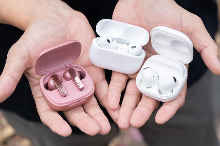 點我看大圖 JBL Live Pro 2 開箱 對比 AirPods Pro 2 和 Galaxy Buds2 Pro