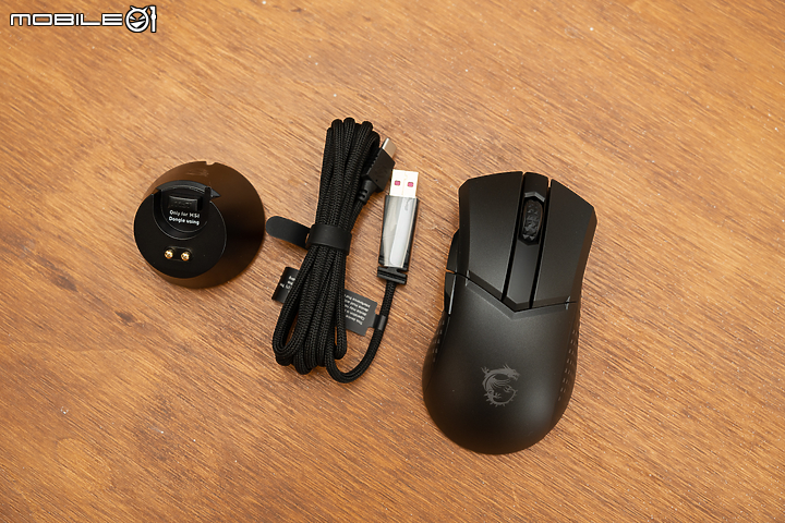 MSI CLUTCH GM51 輕量化無線電競滑鼠開箱試用｜兼具輕量與敏捷性能的旗艦級助力