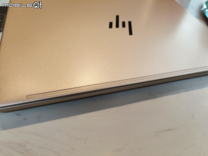 [開箱] HP Pavilion Aero 13 輕薄體驗，輕巧續航好選擇