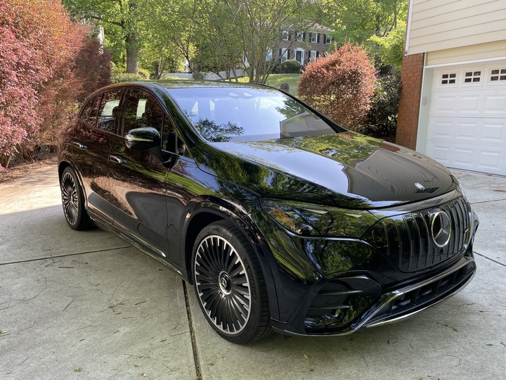 Mercedes-AMG EQE SUV