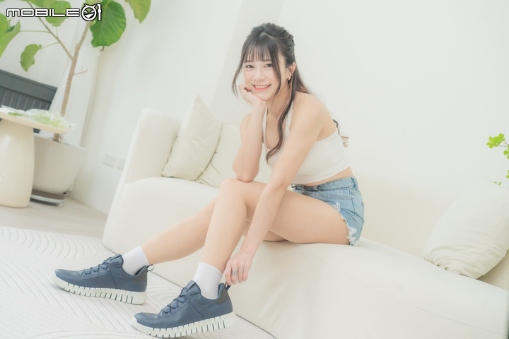 ECCO GRUUV樂步運動休閒鞋開箱｜溝槽式鞋底，專為步行而生！