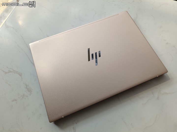 [開箱] HP Pavilion Aero 13 輕薄體驗，輕巧續航好選擇