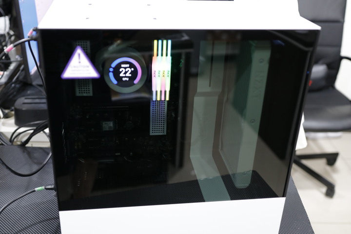 裝機回顧：2022年。NZXT 那個有點潮但 也只是有點潮的牌子。