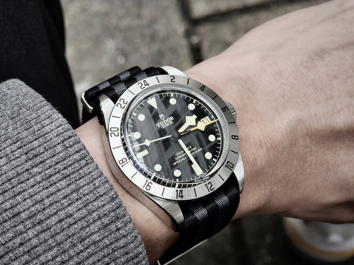點我看大圖 「初嚐勞力士集團的美好」TUDOR BLACK BAY PRO GMT 帝舵碧灣專業型兩地時區腕錶 (圖多文長)