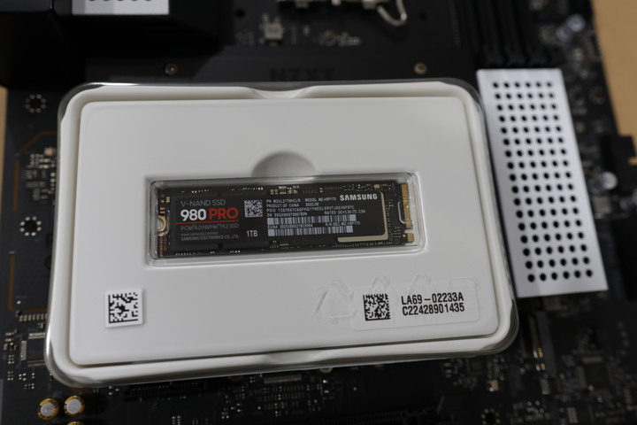 裝機回顧：2022年。NZXT 那個有點潮但 也只是有點潮的牌子。