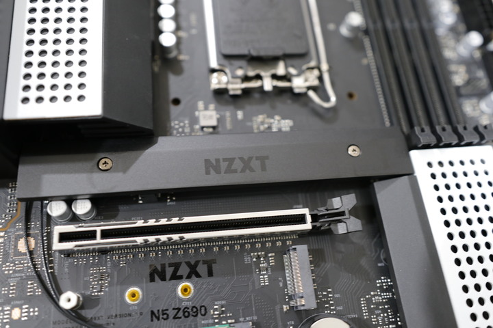 裝機回顧：2022年。NZXT 那個有點潮但 也只是有點潮的牌子。