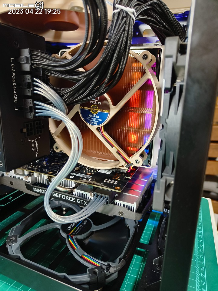 喬思伯JONSBO C6 MATX 機殼 (圖多) 5/7 6樓新增上12公分水冷