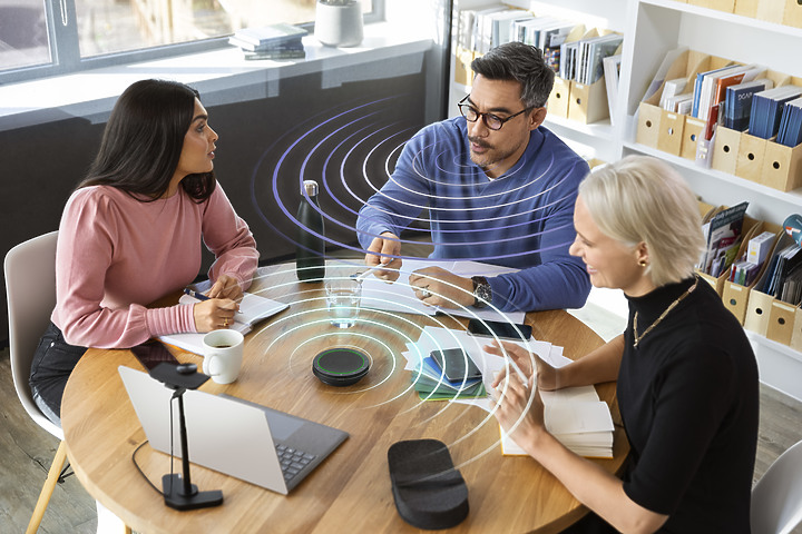 Jabra 推出商務頭戴式耳機 Evolve2 65 Flex，首採可折疊設計更便攜！
