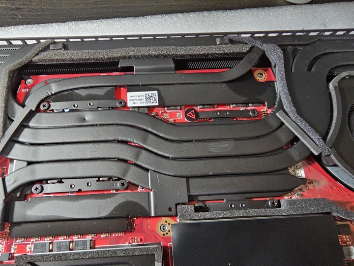 ASUS ROG FLOW X16 2023 GV601VI 4070 翻轉平板 奇怪的姿勢增加了!