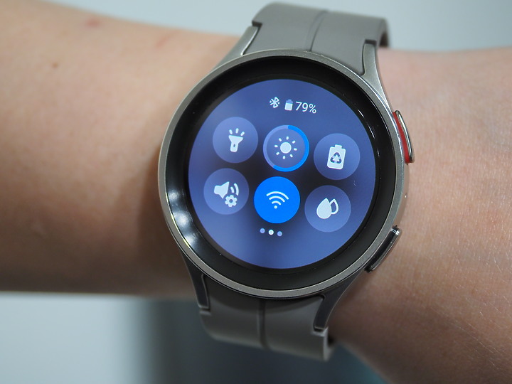 三星 Galaxy Watch5 Pro 不僅能隨時了解身體狀況 更是伴你戶外運動的好夥伴