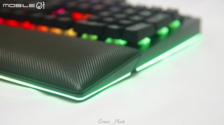 Razer BlackWidow V4 Pro 雷蛇黑寡婦蜘蛛幻彩版 把玩心得