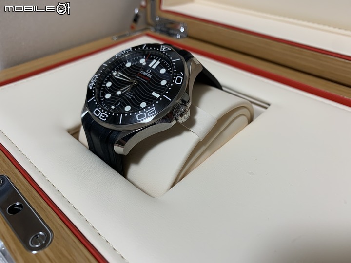 點我看大圖 (簡單開箱簡單戴) 友誼長存 Omega Seamaster 300 Diver 黑面海馬