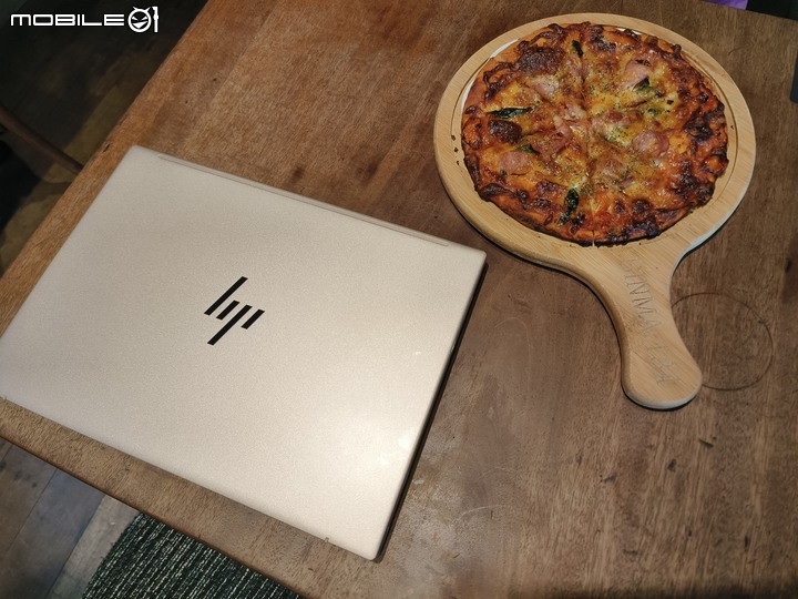 [開箱] HP Pavilion Aero 13 輕薄體驗，輕巧續航好選擇