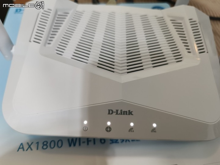 D-Link R18 AX1800 AI智慧雙頻 時尚外觀的無線路由器 國產品牌分享器試用心得