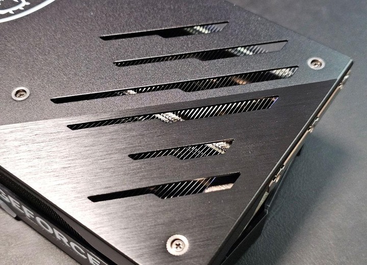 真的香~微星 RTX 4070 Ti Gaming x Trio 開箱
